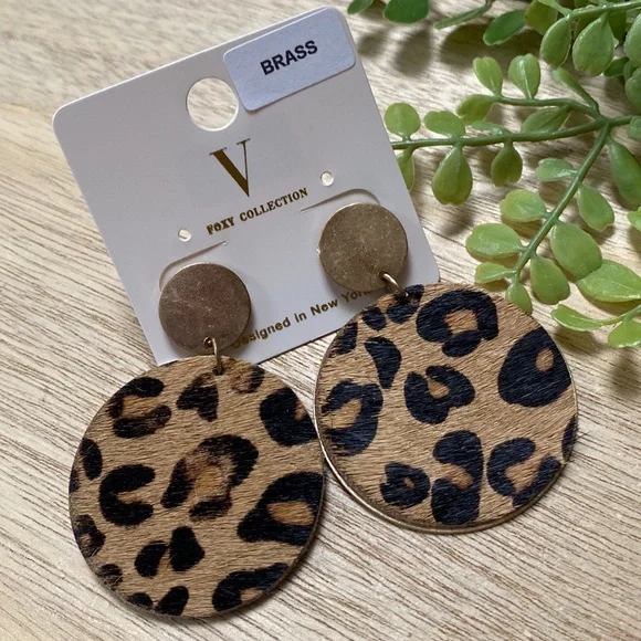 🎉HP🎉 V Foxy Collection Leopard Print Earrings 💗 Gold Brown & Black - Picture 2 of 9